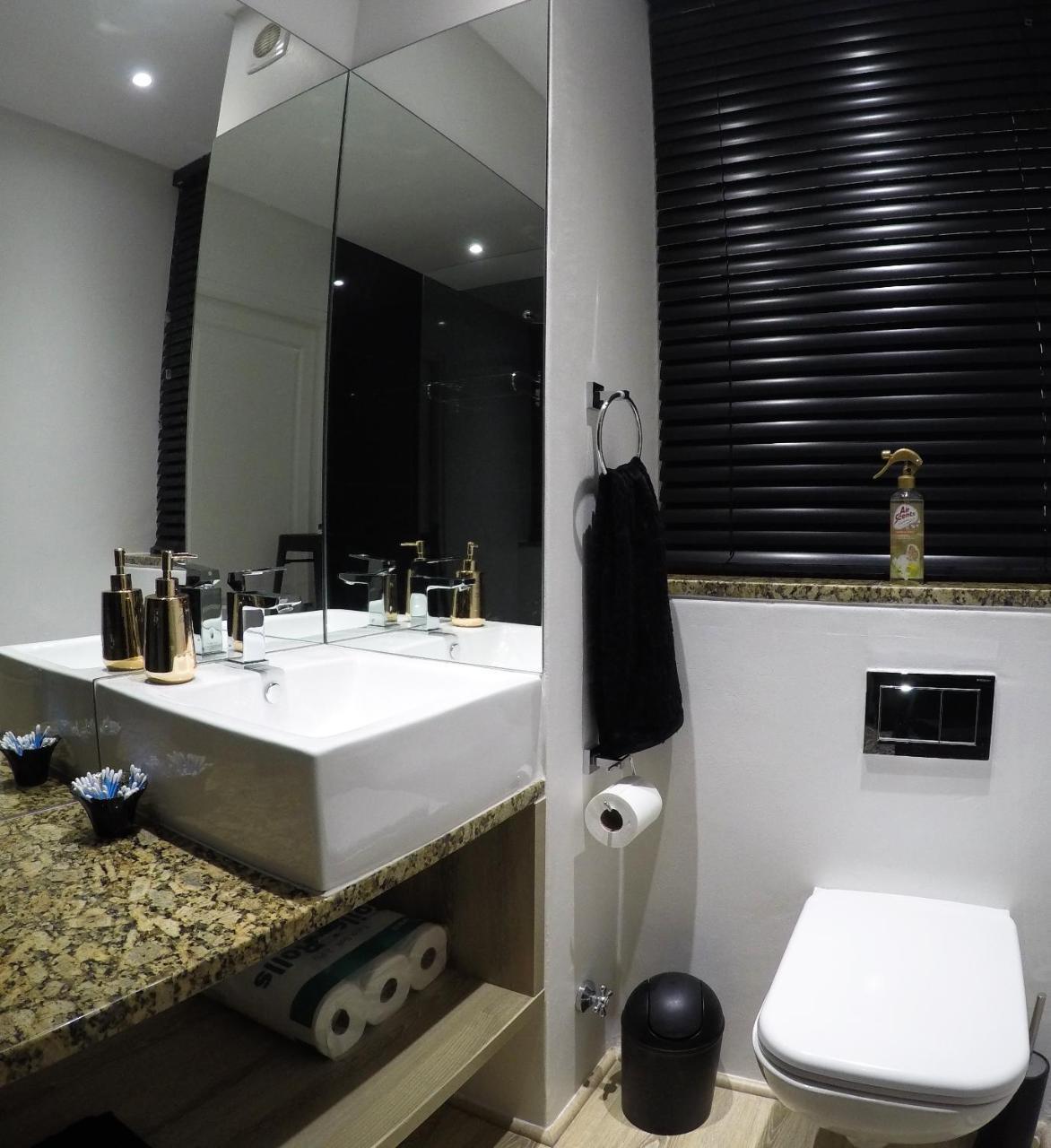 205 New Cumberland Hotel Kaapstad Buitenkant foto